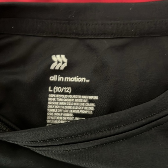 All in Motion Set of 3 Tshirts and 1 pair of shorts - Picture 5 of 10